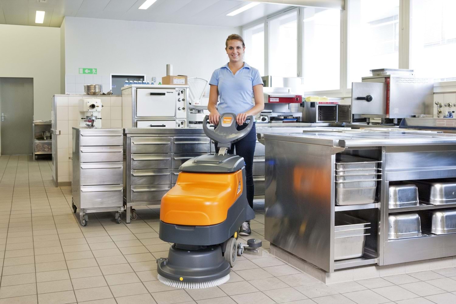 TASKİ SWİNGO 455 BMS AKÜLÜ YER YIKAMA MAKİNESİ